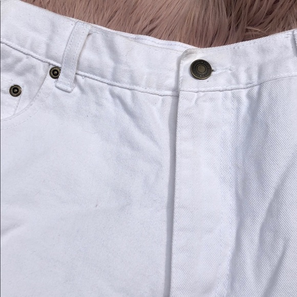 VTG Newport News Hi-Rise White Shorts - Picture 3 of 6